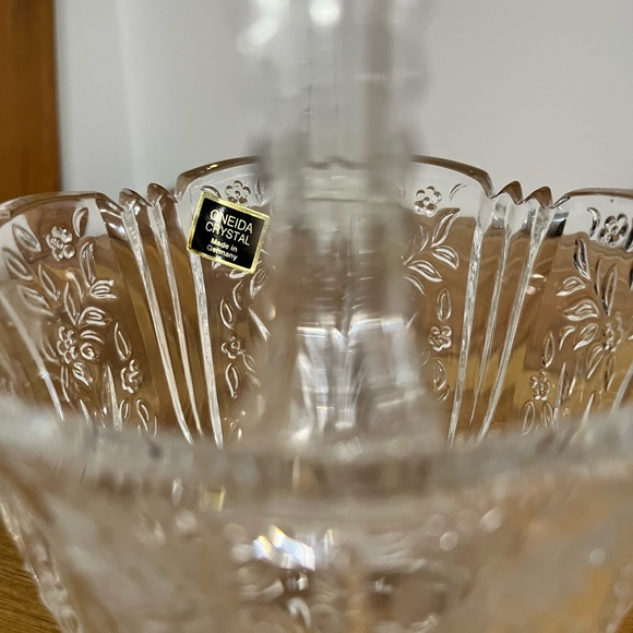 Oneida Crystal Spring Lace basket - Picture 3 of 5